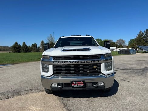 Used 2022 Chevrolet Silverado 3500 LT image 2