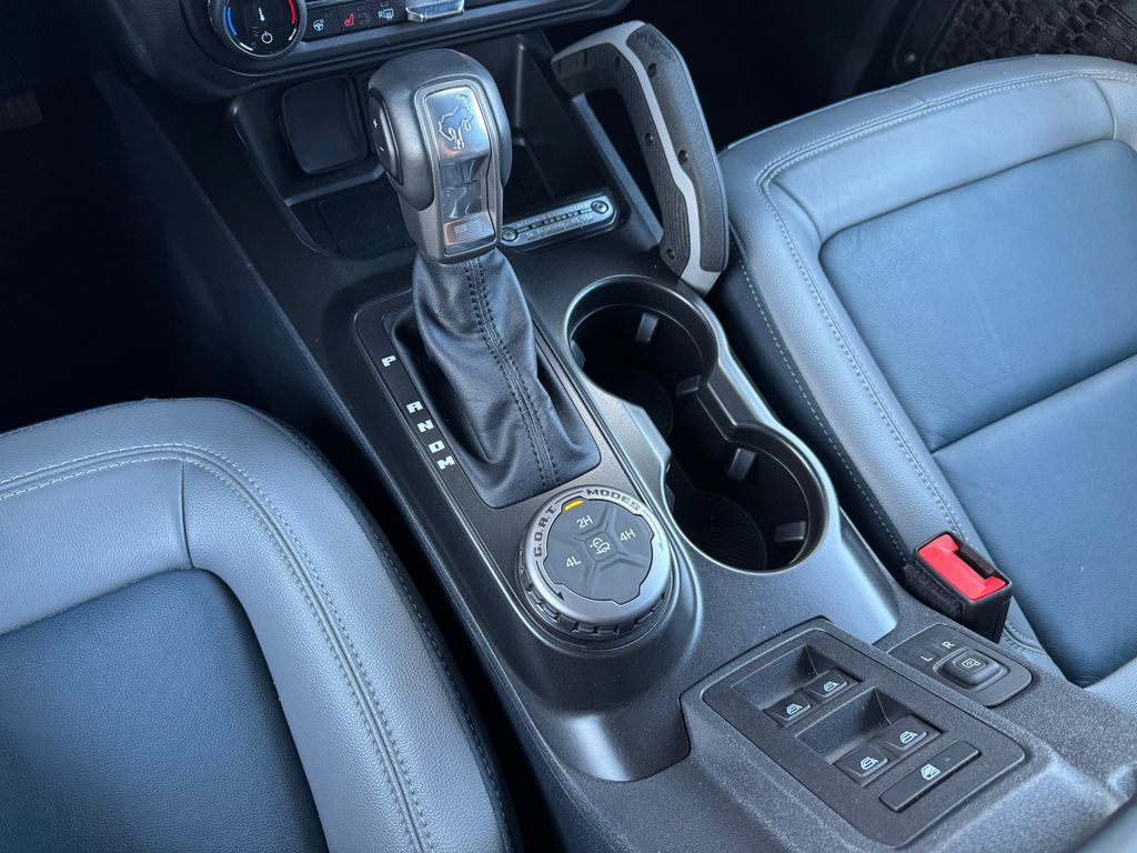Used 2022 Ford Bronco Outer Banks AWD/4WD image 16