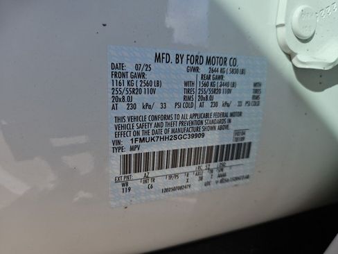 Used 2025 Ford Explorer Platinum RWD image 26