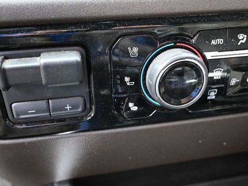 Used 2023 Chevrolet Silverado 1500 LTZ w/ LTZ Premium Package image 19