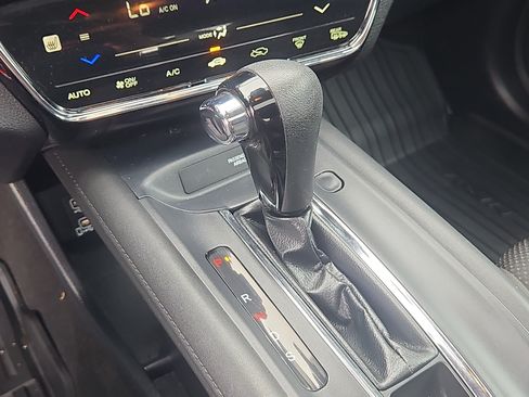 Used 2019 Honda HR-V EX image 16