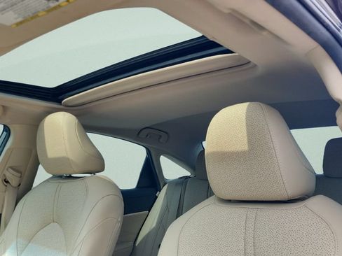 Certified 2019 Toyota Avalon Limited FWD image 17