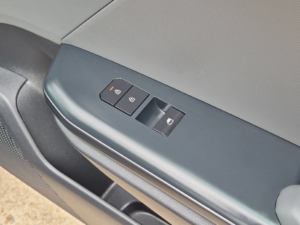 Used 2025 Kia K4 FWD image 33