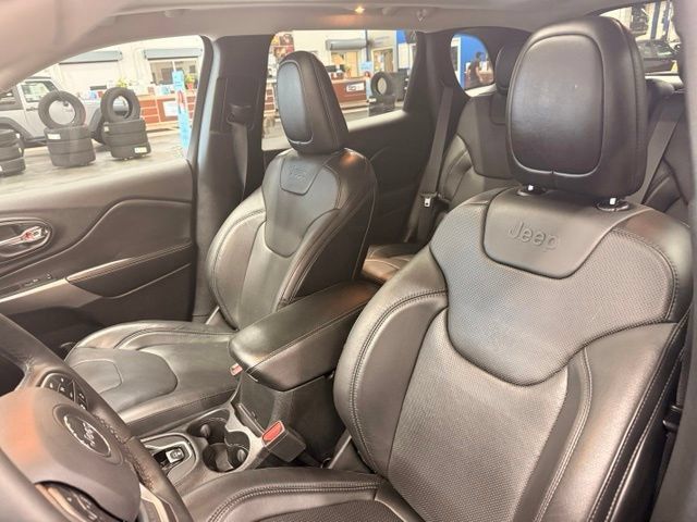 Used 2021 Jeep Cherokee Limited w/ Elite Package AWD/4WD image 6