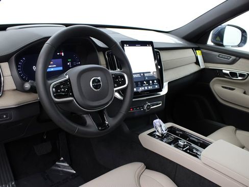 New 2026 Volvo XC90 T8 Ultra w/ Protection Package Premier AWD/4WD image 16