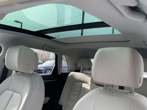 Used 2023 Audi Q3 2.0T Premium w/ Convenience Package image 13