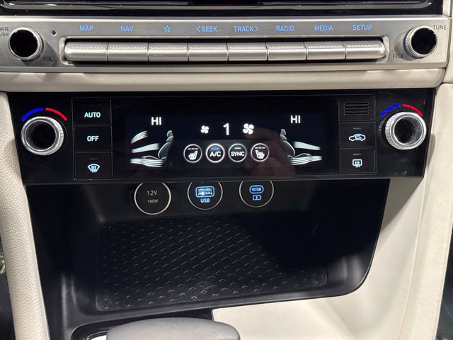 Used 2025 Genesis G70 2.5T RWD image 19