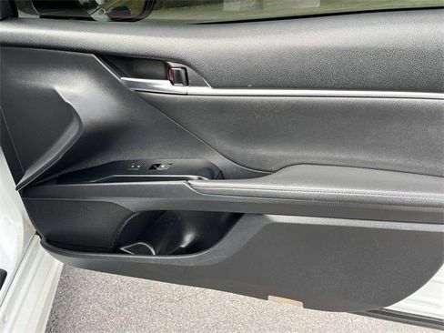 Used 2019 Toyota Camry XSE image 20