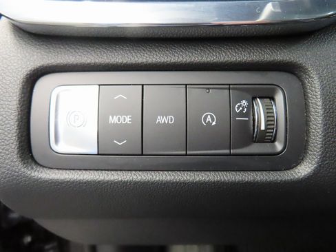 Used 2024 GMC Acadia Denali image 57