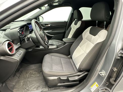 Certified 2024 Chevrolet Trax RS FWD image 5