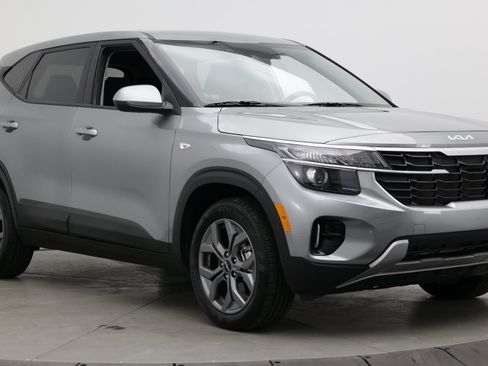 Used 2026 Kia Seltos LX FWD image 3