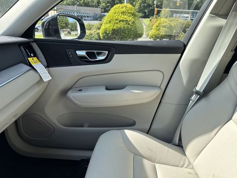 New 2025 Volvo XC60 T8 Plus w/ Protection Package Premier image 29