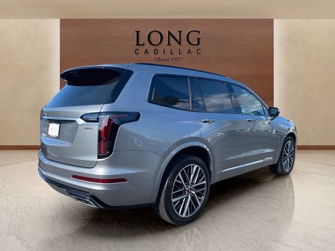 Certified 2025 Cadillac XT6 Sport w/ Technology Package AWD/4WD image 5