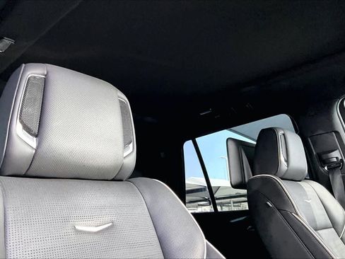 Used 2024 Cadillac Escalade Premium Luxury w/ Performance Package image 14