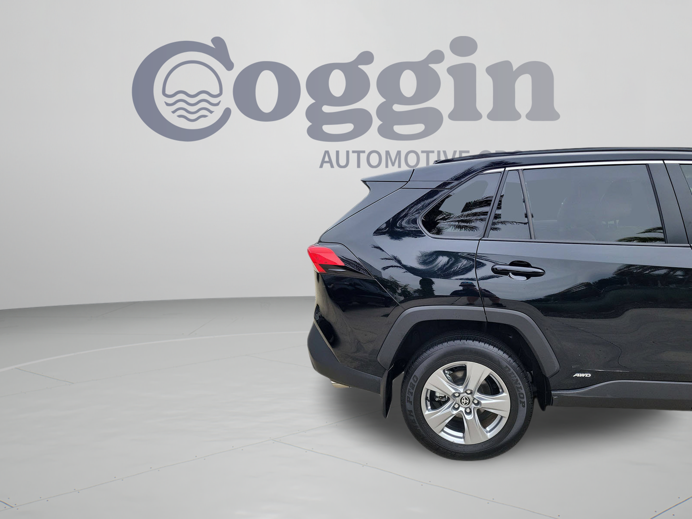 Used 2025 Toyota RAV4 LE AWD/4WD image 29