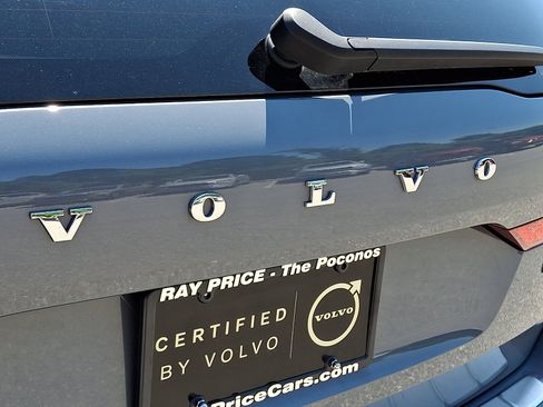 Certified 2024 Volvo XC60 B5 Core w/ Protection Package Premier AWD/4WD image 32