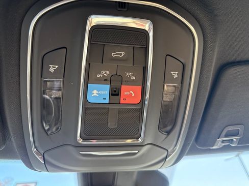 Certified 2025 Jeep Grand Cherokee Limited RWD image 24