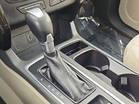 Used 2017 Ford Escape Titanium image 12