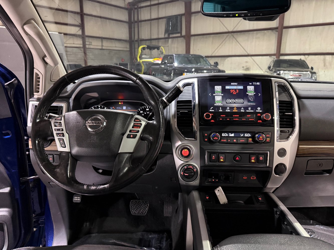 Used 2020 Nissan Titan SL w/ Moonroof Package AWD/4WD image 28