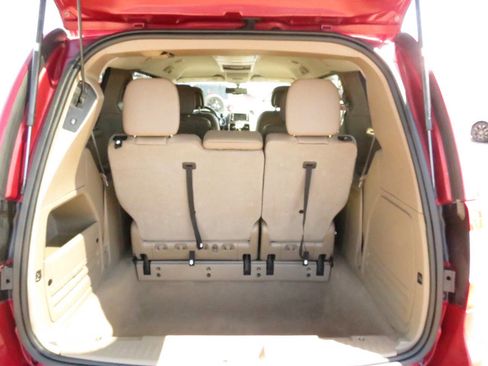 Used 2015 Chrysler Town & Country Touring-L w/ Driver Convenience Group image 26