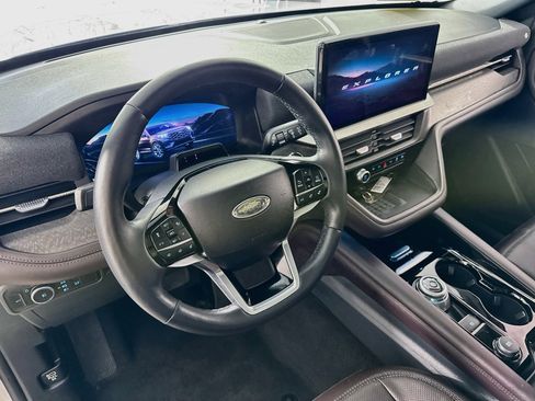 Used 2025 Ford Explorer Platinum w/ LUX Leather Package AWD/4WD image 14