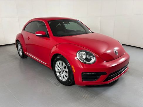 Used 2019 Volkswagen Beetle 2.0T S FWD image 2