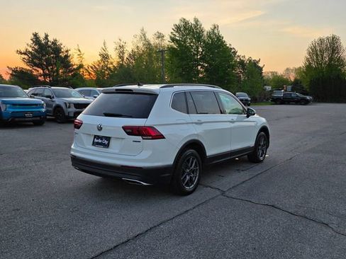 Used 2021 Volkswagen Tiguan SE AWD/4WD image 8