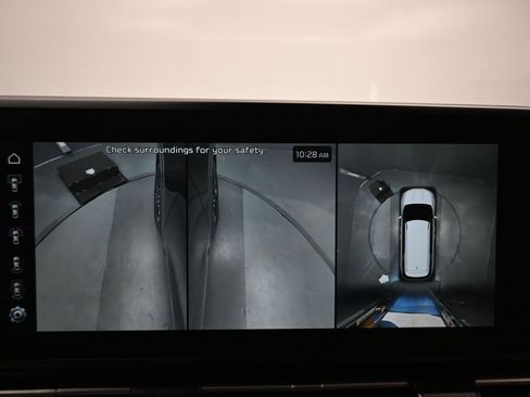 Used 2024 Kia Carnival SX Prestige image 23