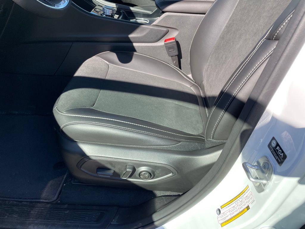 New 2026 Jeep Grand Cherokee Altitude AWD/4WD image 11
