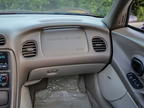 Used 2003 Chevrolet Corvette Convertible w/ Preferred Equipment Group1 image 26