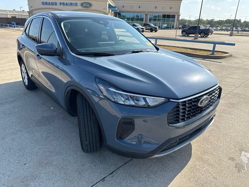 Used 2023 Ford Escape Active w/ Tech Pack #2 FWD image 17
