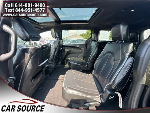 Used 2019 Chrysler Pacifica Limited w/ Advanced Safetytec Group FWD image 19