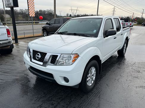 Used 2019 Nissan Frontier SV image 8