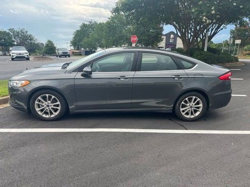 Used 2020 Ford Fusion SE FWD image 5