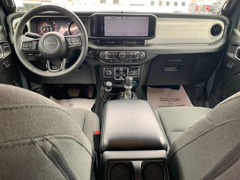 Used 2024 Jeep Wrangler Sport S image 16