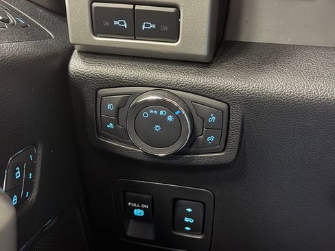 Used 2018 Ford F150 Lariat w/ Equipment Group 502A Luxury image 14