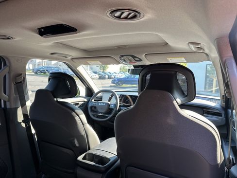 New 2026 Kia EV9 Wind image 18