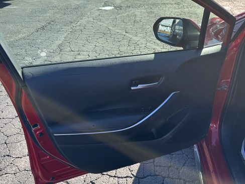 Used 2020 Toyota Corolla SE image 11