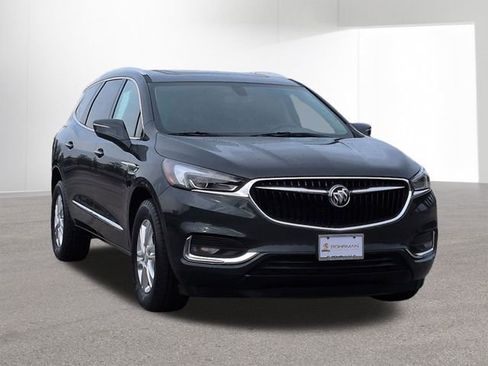 Used 2020 Buick Enclave Essence w/ Sound and Sites Package image 3