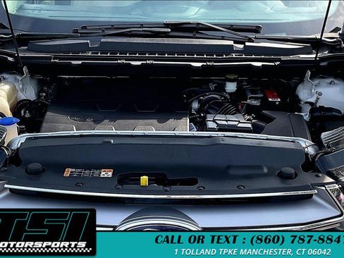 Used 2018 Ford Edge Titanium w/ Equipment Group 302A AWD/4WD image 8