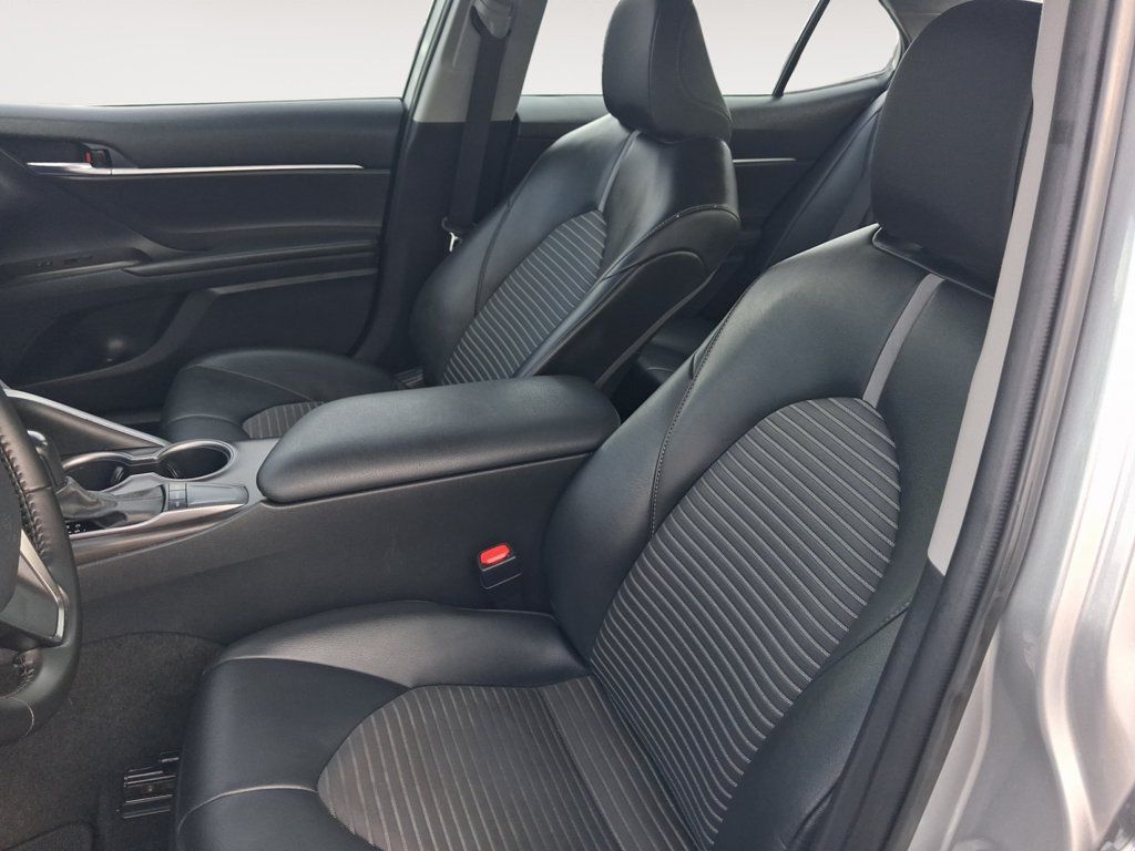 Used 2023 Toyota Camry SE w/ Convenience Package FWD image 9