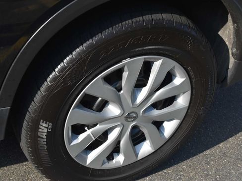 Used 2018 Nissan Rogue S AWD/4WD image 35