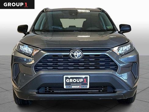 Certified 2021 Toyota RAV4 LE image 3