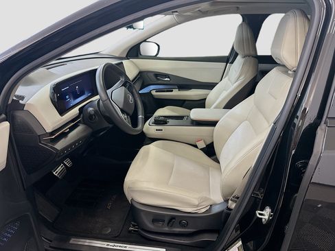 Used 2023 Nissan Ariya AWD image 13