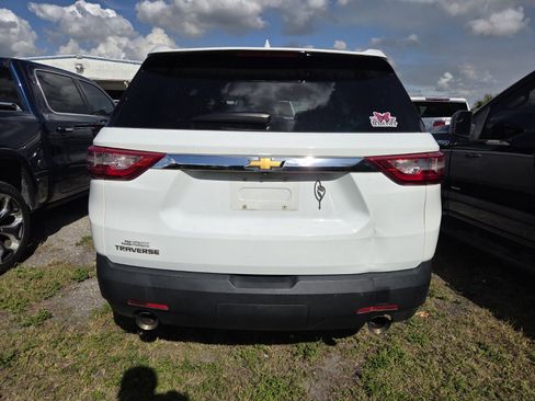 Used 2020 Chevrolet Traverse LS image 3