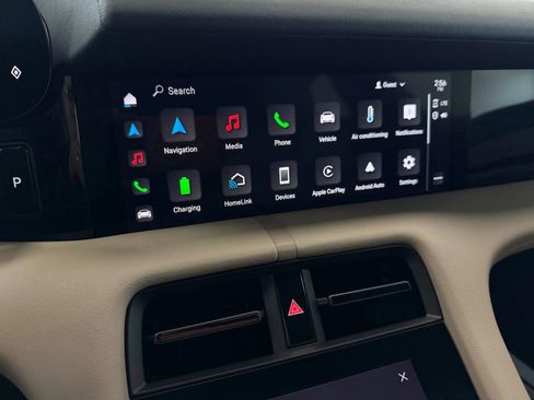 Used 2022 Porsche Taycan image 29