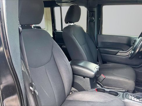 Used 2016 Jeep Wrangler Unlimited Sport w/ Mopar Black Appearance Group AWD/4WD image 8