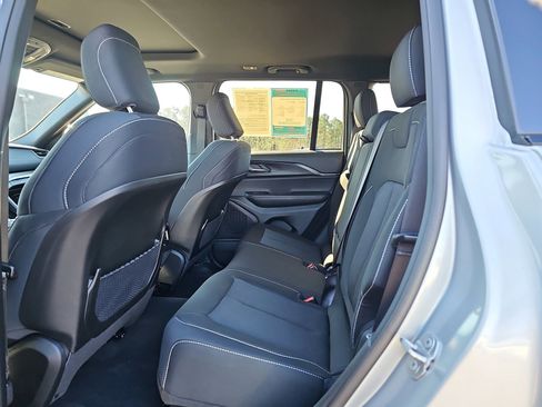 Used 2025 Jeep Grand Cherokee Laredo X w/ Trailer Tow Package image 14