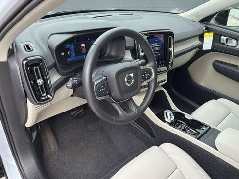 Used 2026 Volvo XC40 B5 Plus w/ Protection Package Premier AWD/4WD image 4
