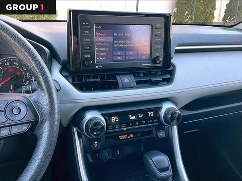 Used 2021 Toyota RAV4 XLE image 6